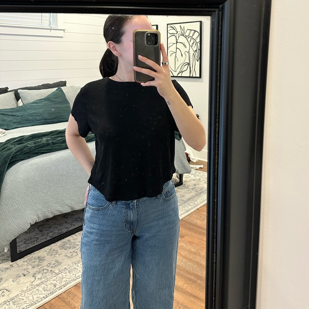 Old Navy Classic Black Cropped Tee